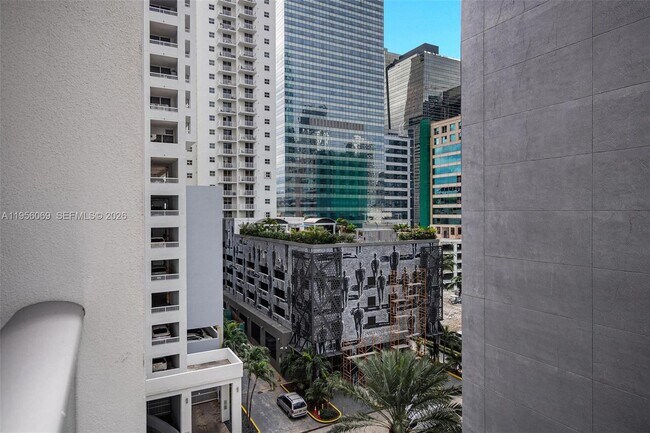 Building Photo - 1300 Brickell Bay Dr