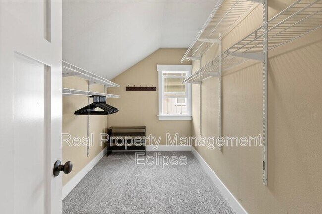 Building Photo - 26616 NE Valley St