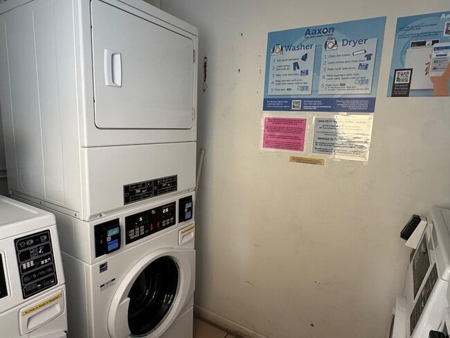 Building Photo - 5840 NE 22nd Way