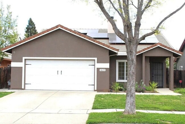 Building Photo - Home is situated in a desirable neighborhood