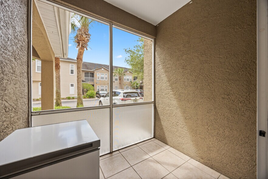 Building Photo - 10075 Gate Pky N