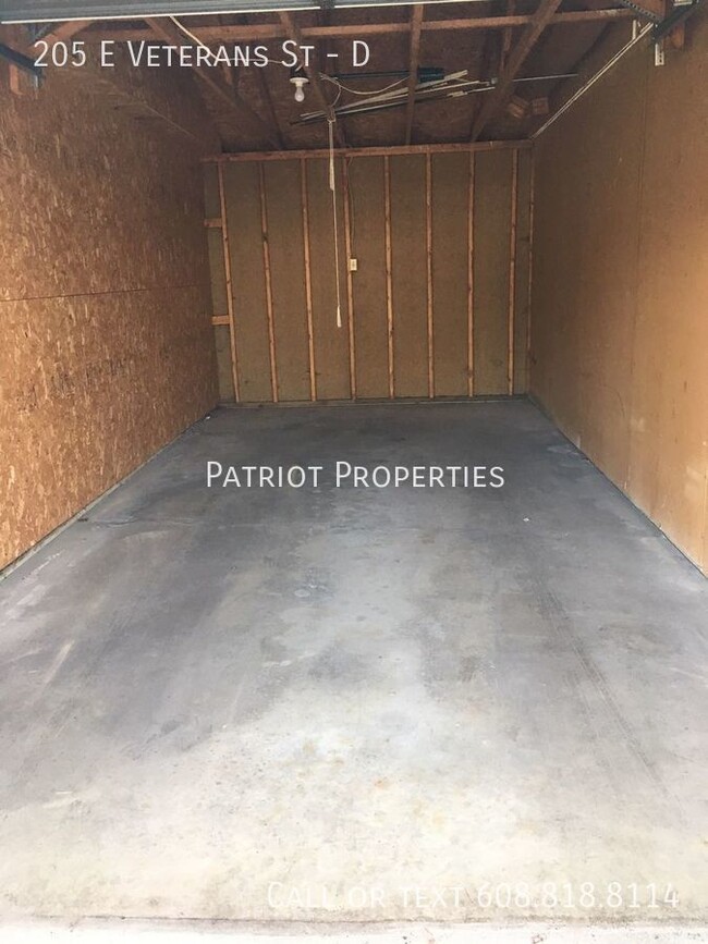 Building Photo - 205 E Veterans St