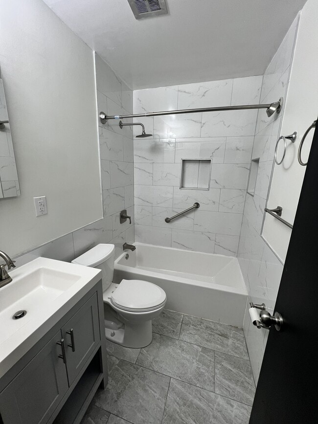 Building Photo - 7019 Groveton Dr