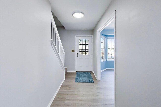 Building Photo - 505 Newbury Dr