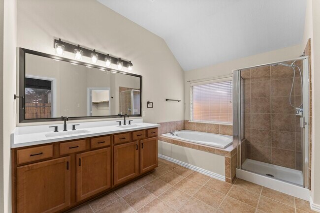 Building Photo - 31323 Trinity Park Ln