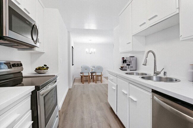 Building Photo - Bentley Avenue Apartments