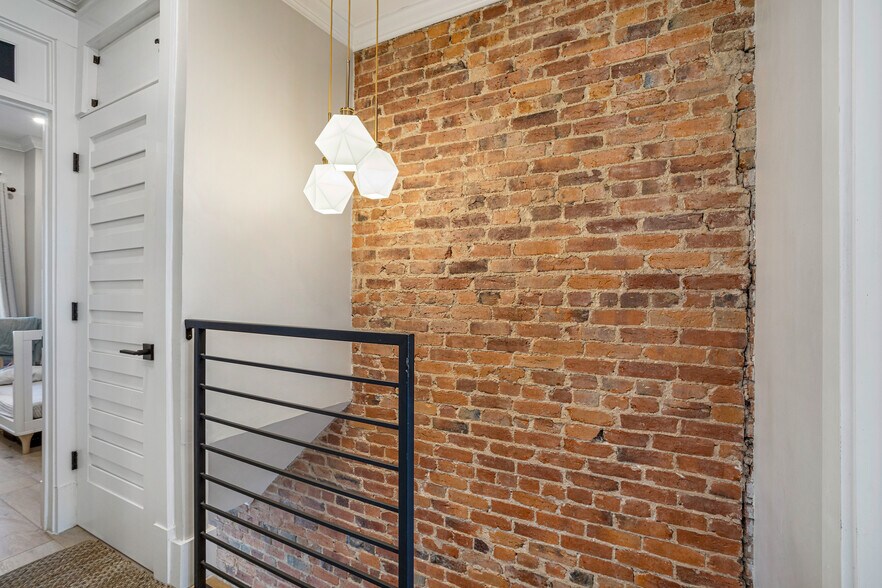 Second Floor - 118 15th St NE