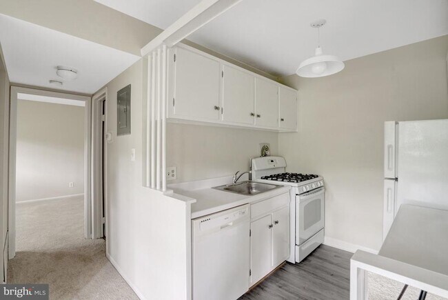 Building Photo - 7717 Donnybrook Ct