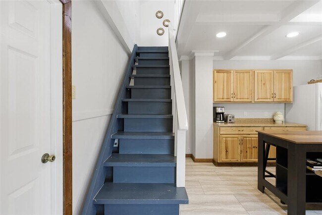 Building Photo - 2505 Belaire W Ln