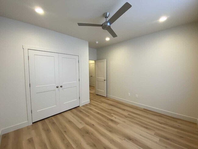 Building Photo - 4008 Bedford Pl
