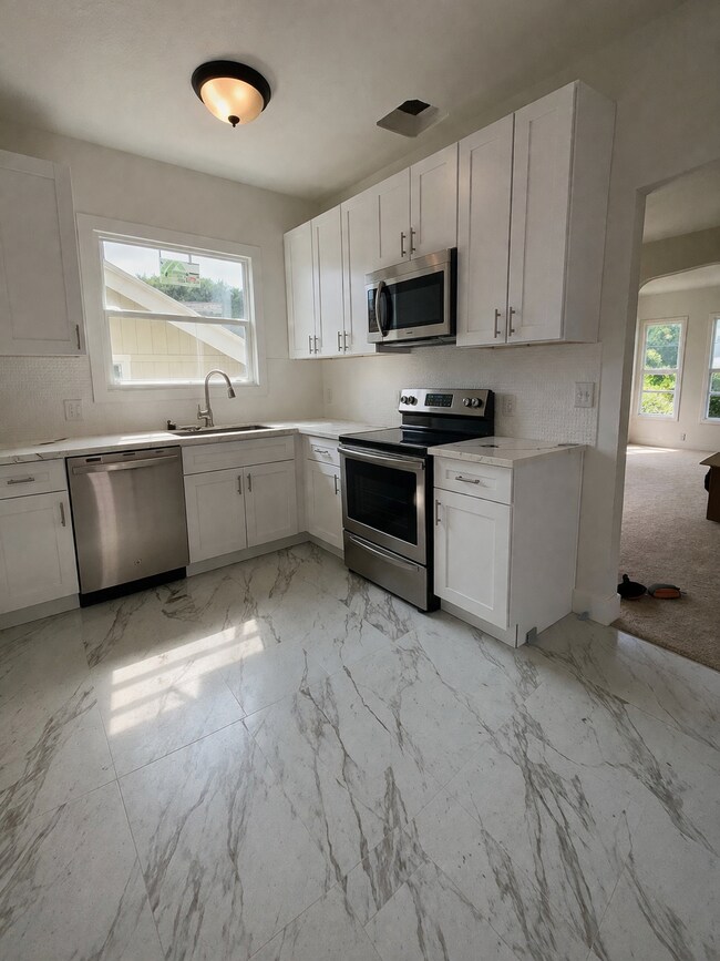 Building Photo - 211 N Vendome St