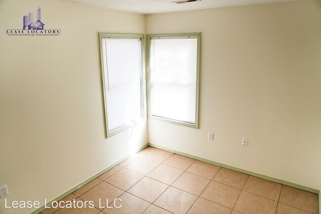 Building Photo - 2 br, 1 bath House - 2059 E 9th St
