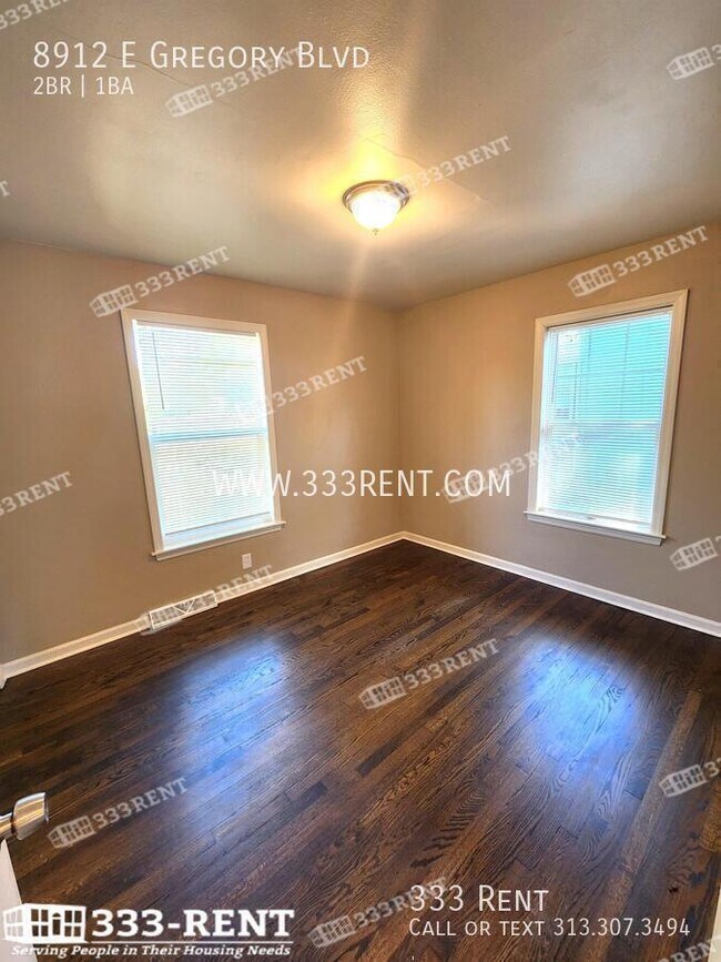 Building Photo - 8912 E Gregory Blvd