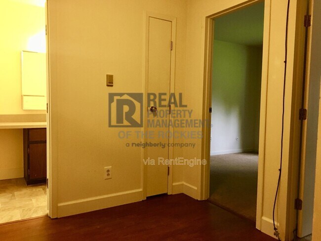 Building Photo - 1625 W Elizabeth St