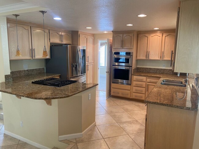 Building Photo - Pristine 4 Bedroom, 3 Bath in South Lexington