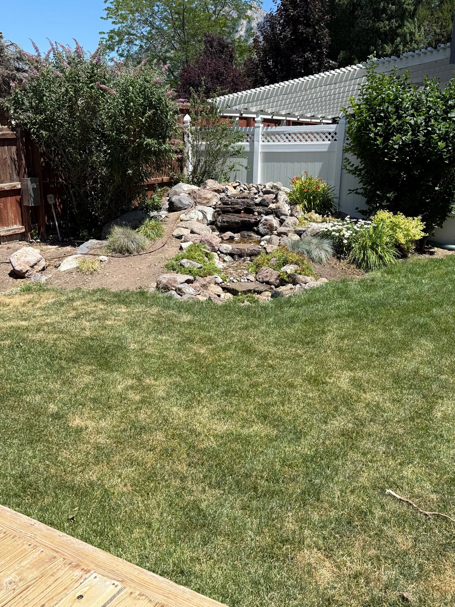 Backyard fountain - 1453 E Vintry Cir
