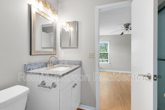 Building Photo - 2533 Grassy Point Dr