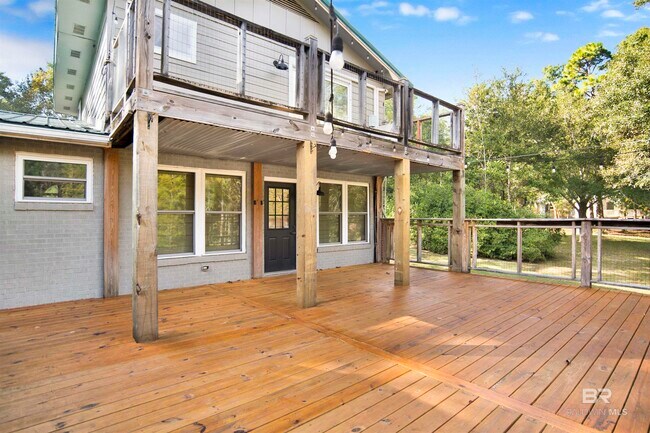 Building Photo - 18870 Highland Dr