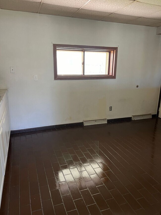 Building Photo - 6523 N 52nd St