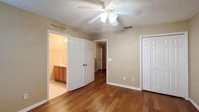 Building Photo - 831 Horseshoe Falls Dr
