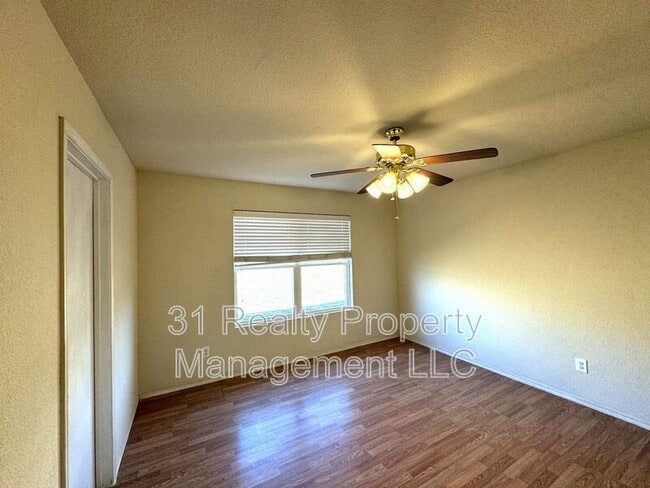 Building Photo - 1415 Swan Ridge Dr