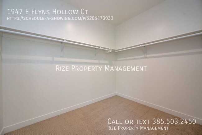 Building Photo - 1947 Flyns Hollow Ct