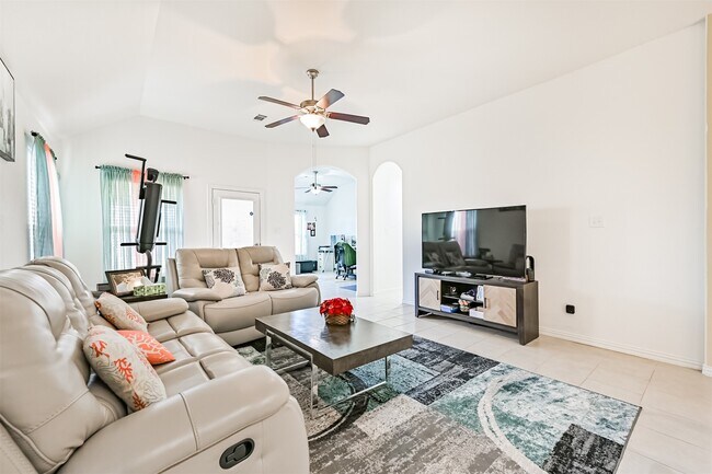 Building Photo - 3033 Broadhaven Dr