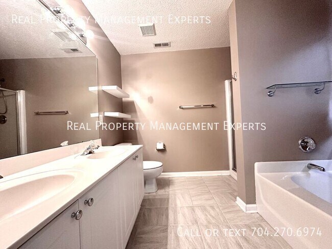Building Photo - 7603 Rolling Meadows Ln