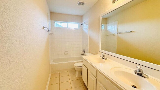 Building Photo - 3218 Oak Cliff Ln