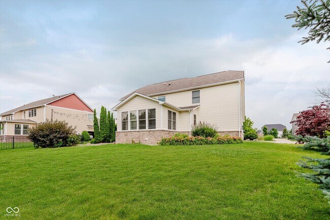 Building Photo - 10264 Normandy Way