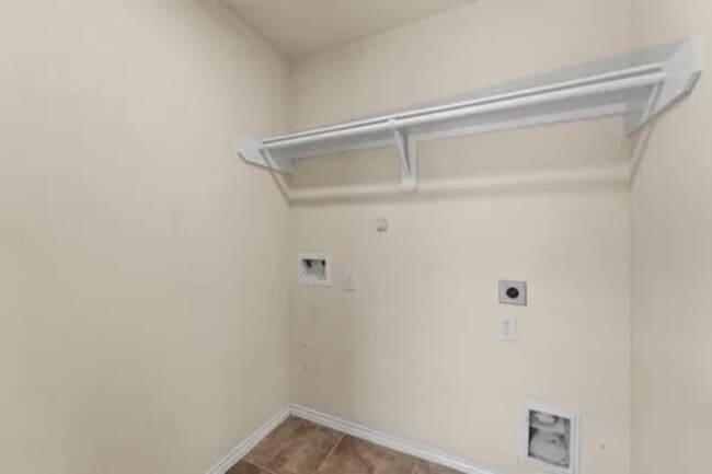 Building Photo - 21 Palm Desert Dr