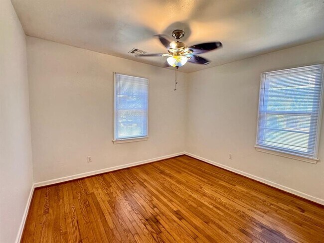 Building Photo - 1304 Downing St