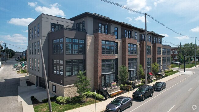 Building Photo - Fourth Crossing