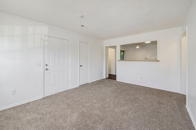 Building Photo - $0 Application Fee In August: Charming 2-B...