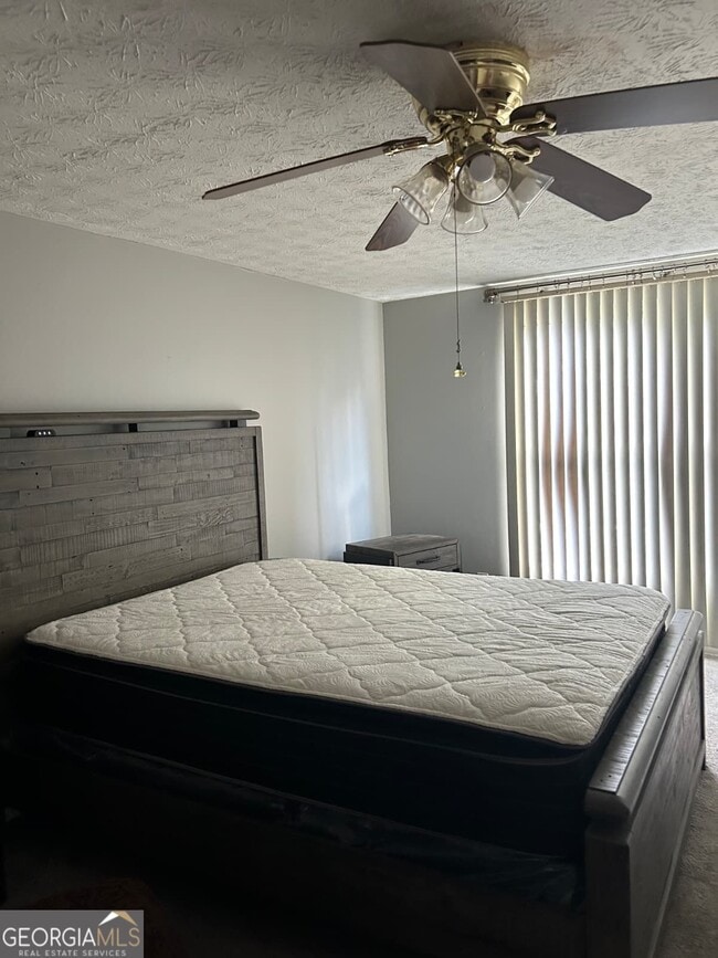 Building Photo - 4262 Parkview Ct