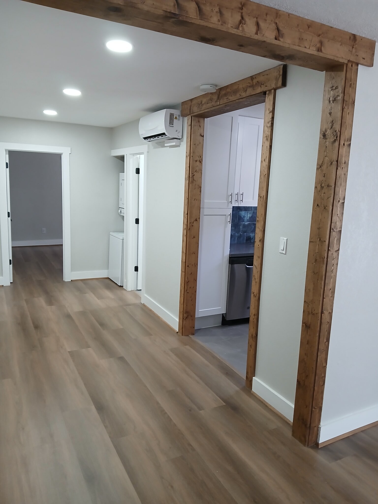 Dining / Laundry - 3904 Moore St