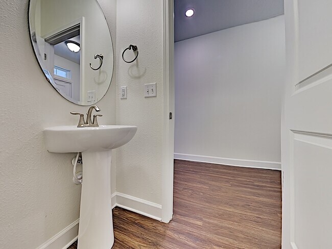 Building Photo - 3367 Roundabout Drive