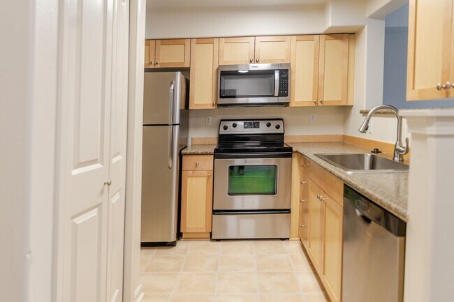 Interior Photo - RM Rosemont Apartments