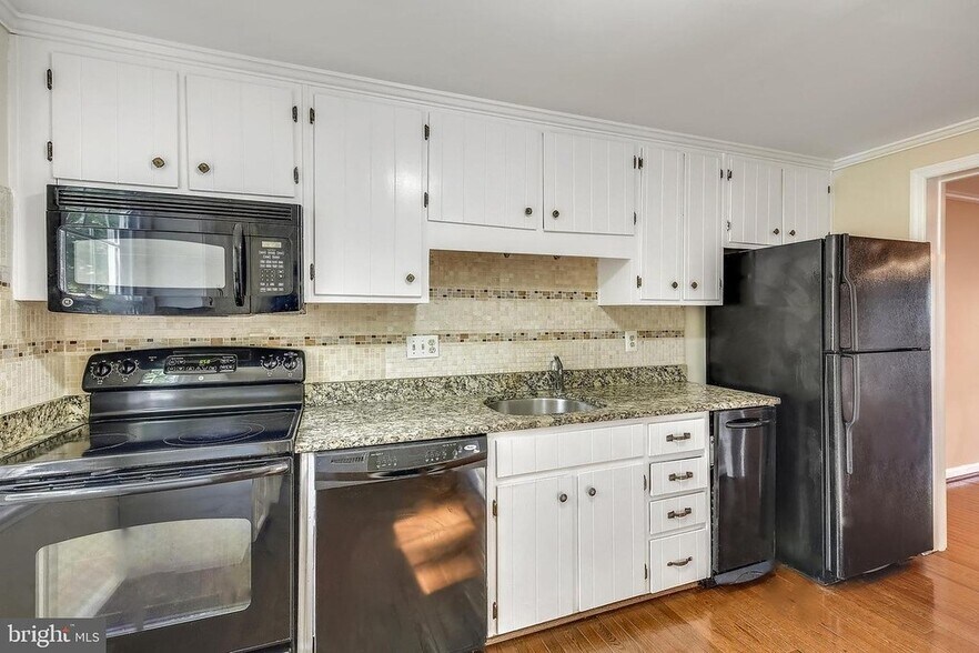 Building Photo - 1122 N Utah St