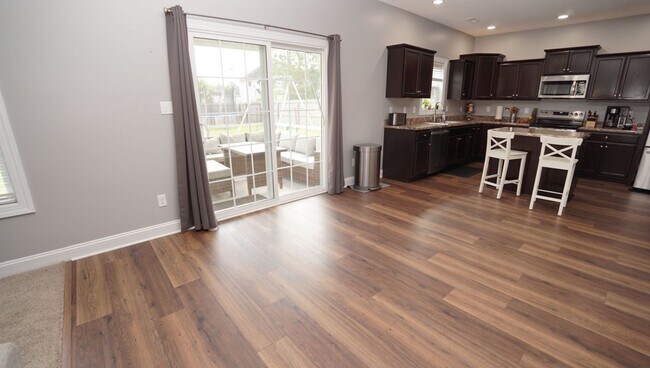 Building Photo - Onslow Bay Beautiful 4 Bedroom Home