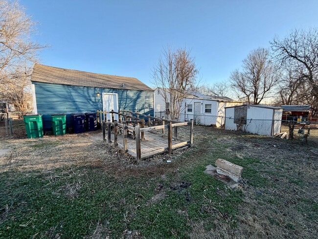 Building Photo - 2bed 1 bath Home Sweet Home