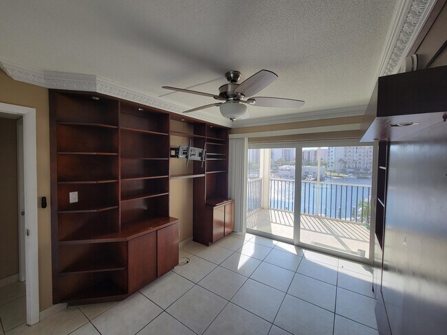 Building Photo - 2871 N Ocean Blvd