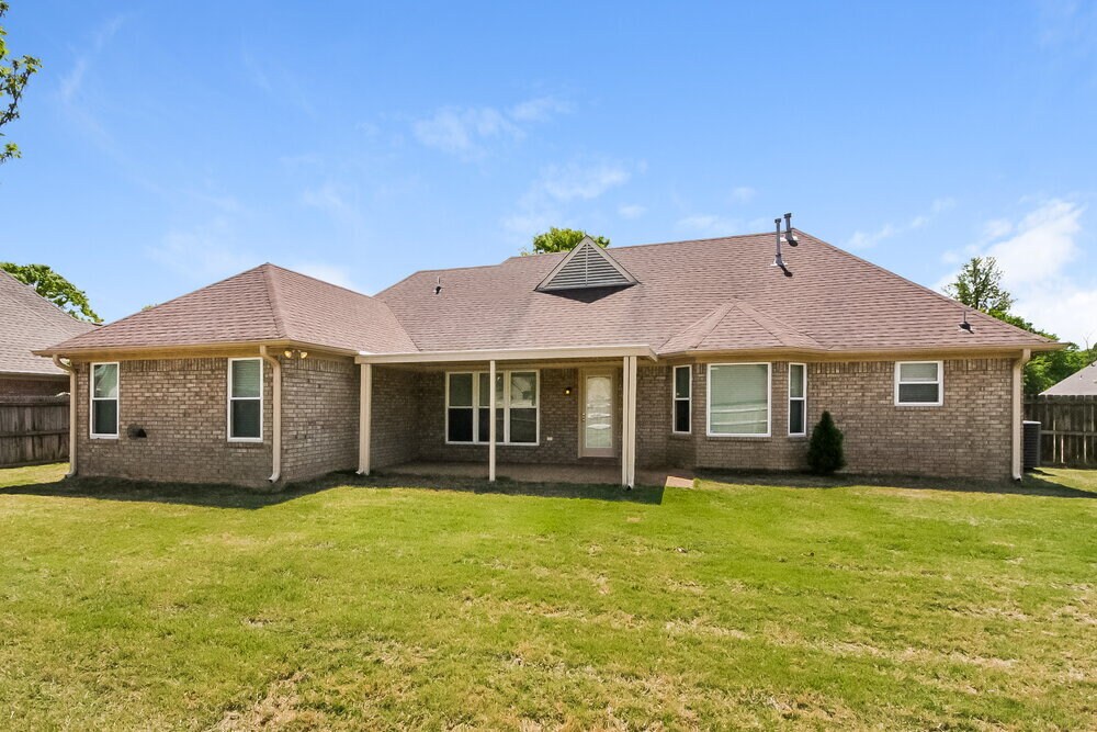 Building Photo - 40 Sweet Leaf Ln