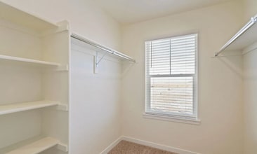 Building Photo - 482 3rd St