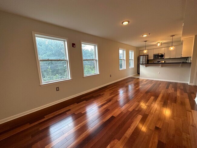 Building Photo - 650 2nd St