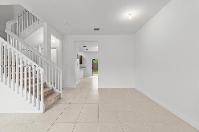 Building Photo - 2668 SE 19th St