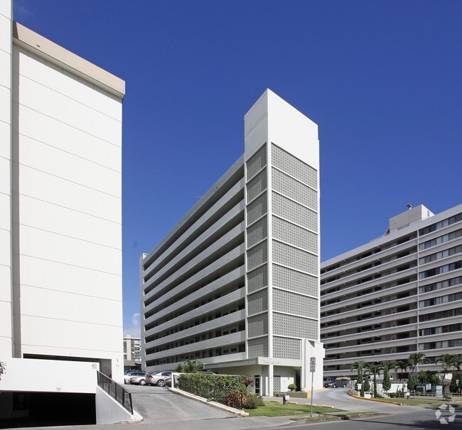 Primary Photo - Kaahumanu Plaza