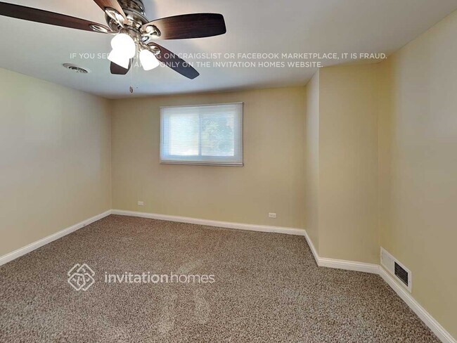 Building Photo - 9722 S 51st Ave