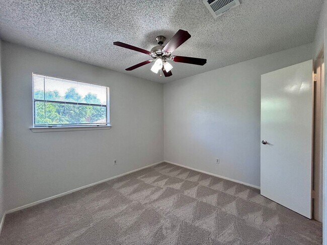 Building Photo - 8800 Clearbrook Trail