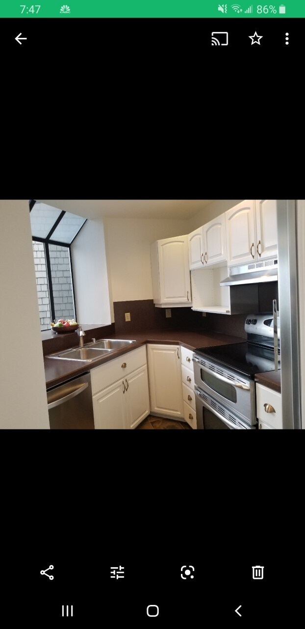Kitchen - 1931 Broadway E